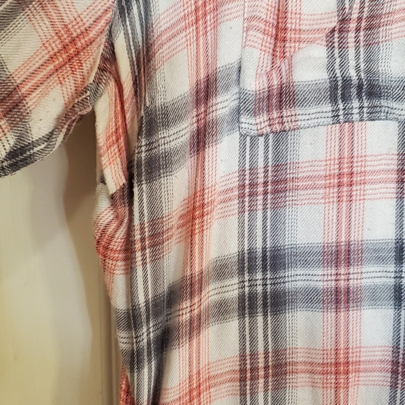 Light weight flannel shirt - Picture 2 of 3